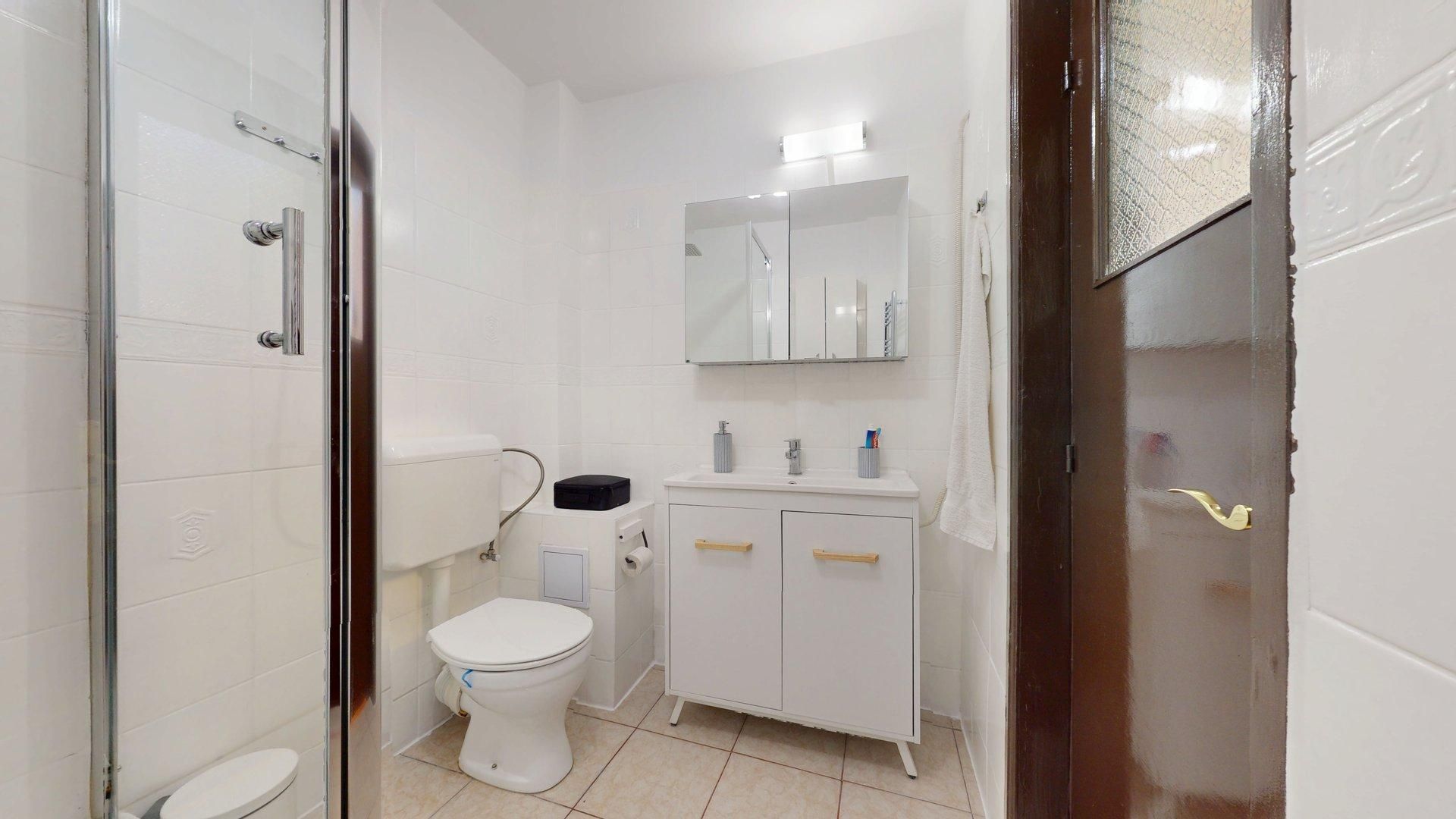 Casă cu șarm istoric lângă Cișmigiu – 6 camere, atrium natural, cramă - Poză 41