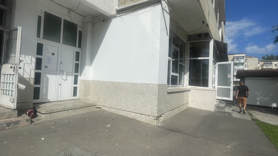 🚀 Spațiu Comercial Multifuncțional 158 mp la intrarea Aqua-Roman Parq - Poză 12