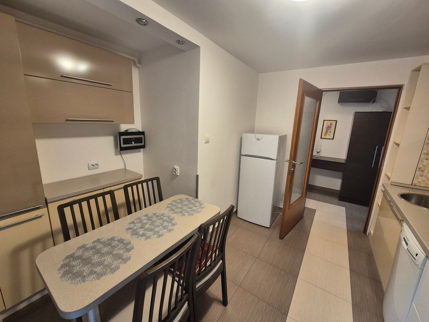 Închiriez apartament 2 camere Micro 4 - Poză 7