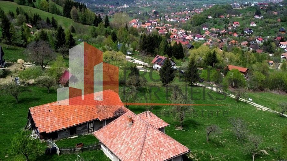 Casă tradițională sat Poarta, comuna Bran teren 1000 mp - Poză 3