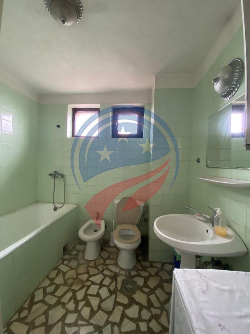 VILA CU 2500 MP TEREN LA 15 KM DE CRAIOVA CENTRU - Poză 10