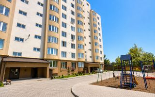Apartament spațios într-un bloc dat în exploatare, Durlesti - Poză 1
