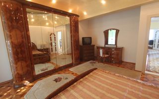 Casă / Vilă cu 8 camere de vânzare în zona Semicentral - Poză 71