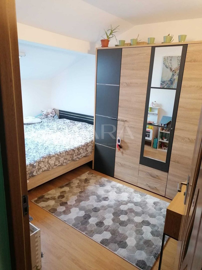 Apartament 70 mp, scara interioară, curte, parcare și boxă, mobilat. - Poză 7