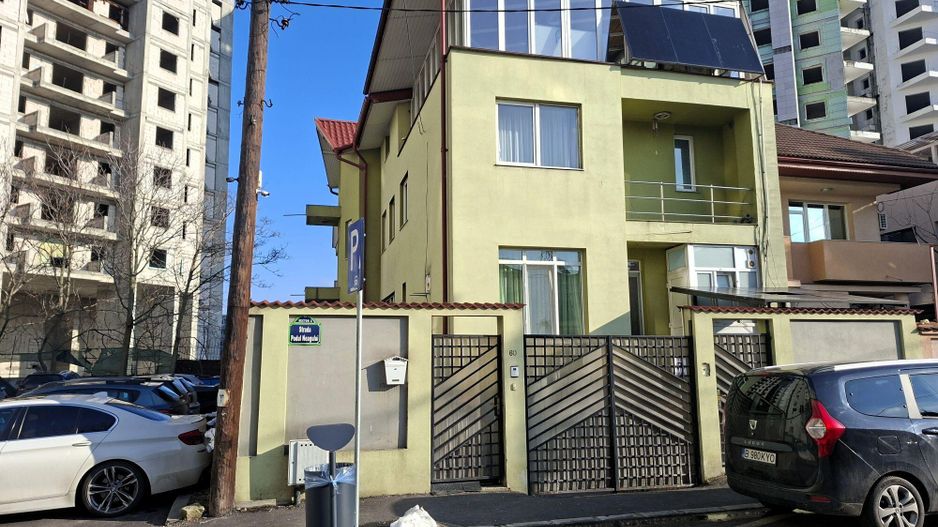 Vila cu 10 camere, destinatie rezidentiala / birouri - Poză 2
