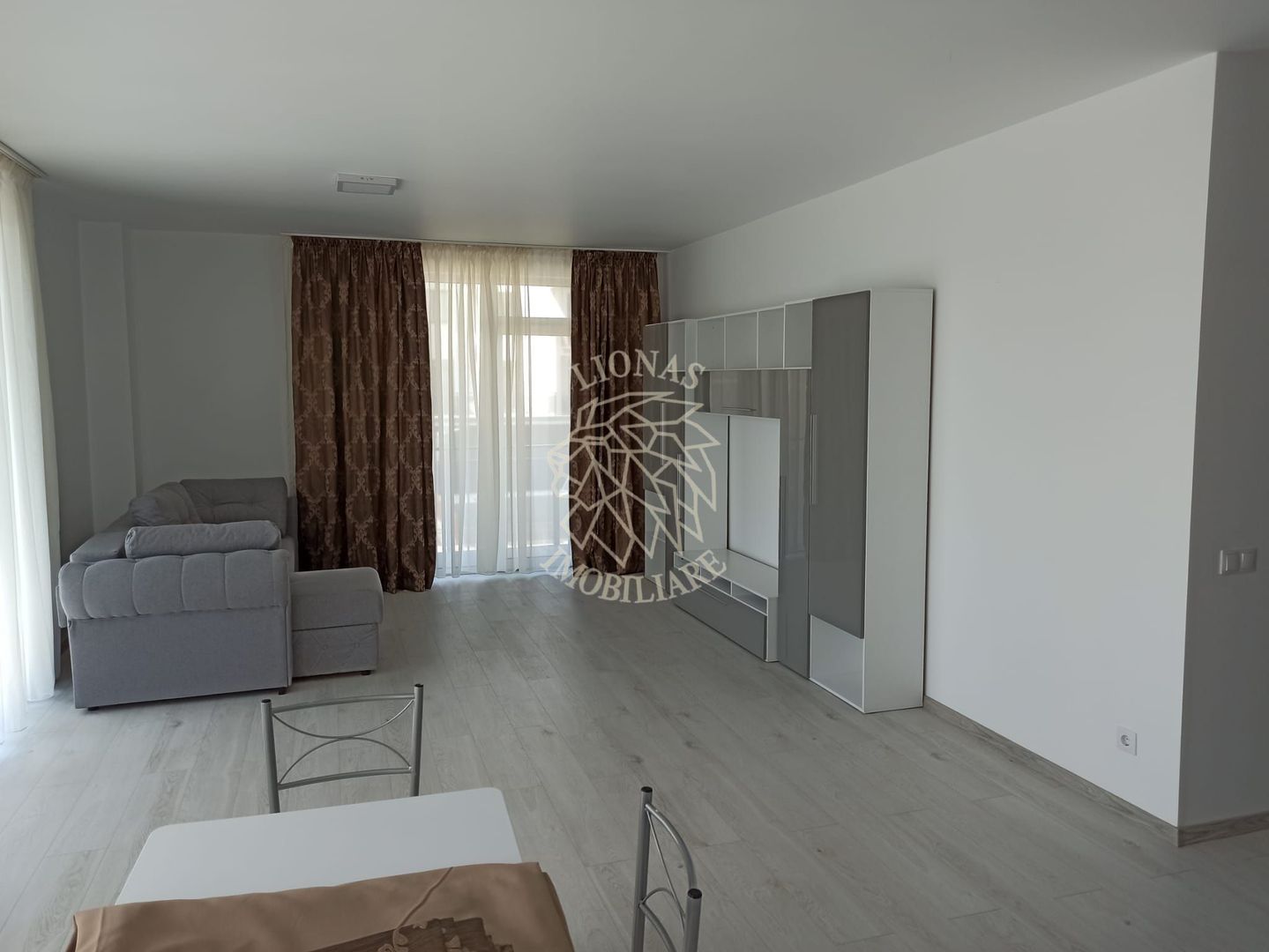 Apartament Nou 3 camere 72 mp+balcon 25 mp-et 1-parcare-C. Moldovei - Poză 1