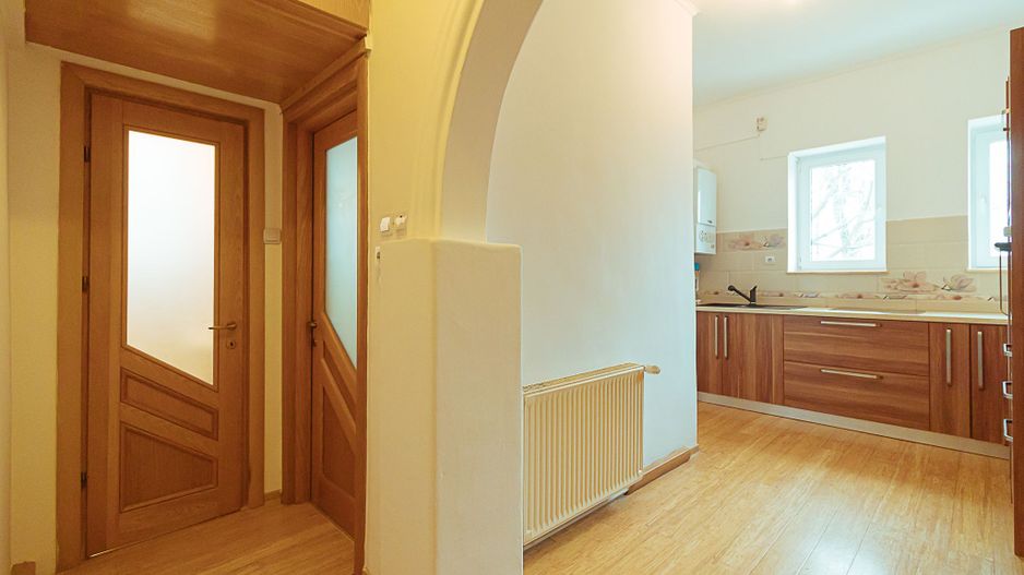 Ultracentral, apartament in casa, pretabil locuit si/sau birouri, pet friendly. - Poză 4