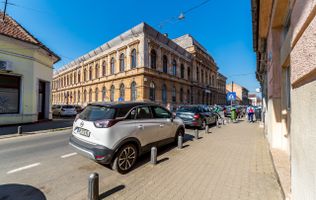 Locuință și Business pe Str. L. Blaga, Arad, Spațiu + Apartament