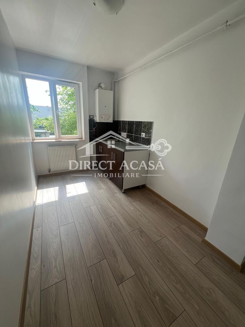 Spațiu birou 2 camere, ultracentral, renovat complet, luminos - Poză 2
