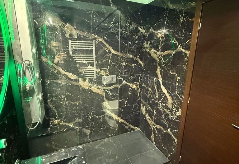 Se vinde apartament 2 camere si 2 bai in Asmita Gardens - Poză 4