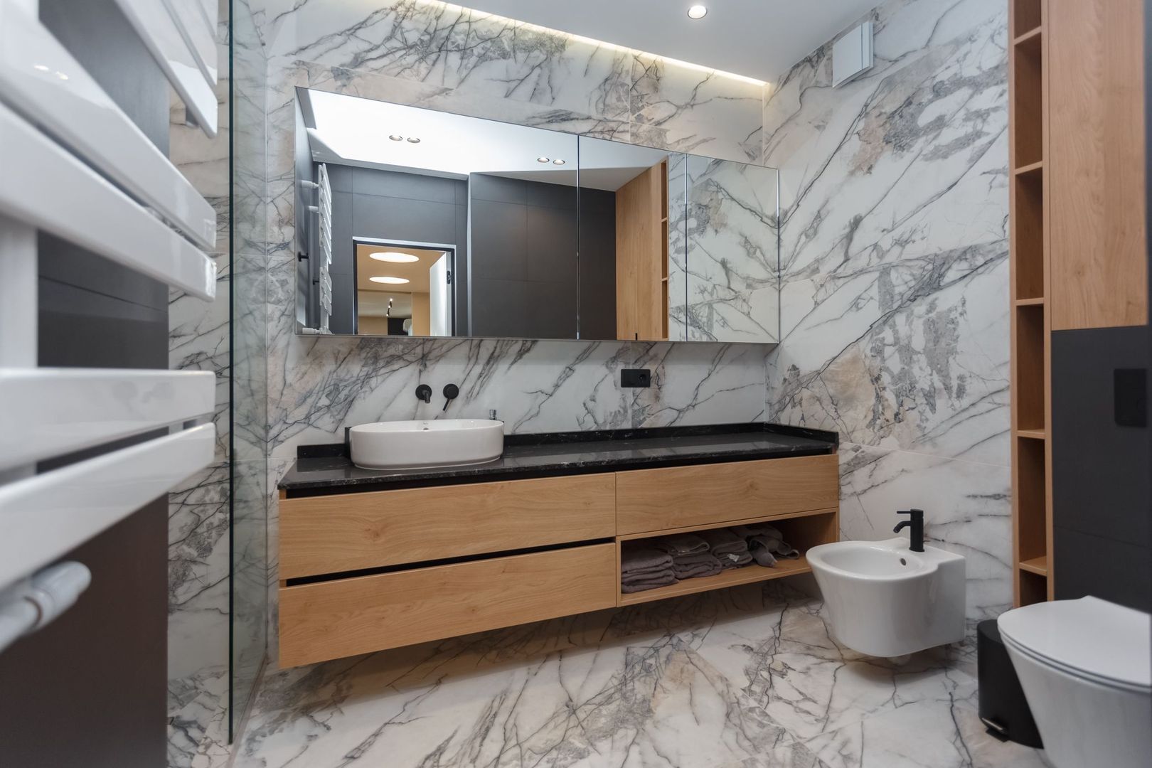 De închiriat apartament, 2 dormitoare, str. Teatrală 3, Centru. - Poză 16