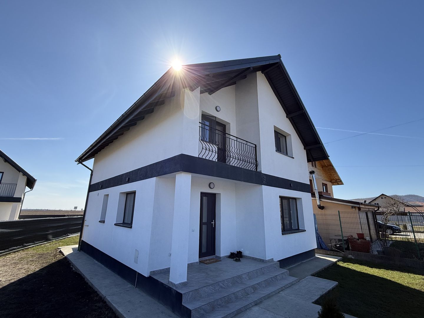 Vilă nouă 155 mp cu terasă acoperită și curte 448 mp Bănești Prahova - Poză 2