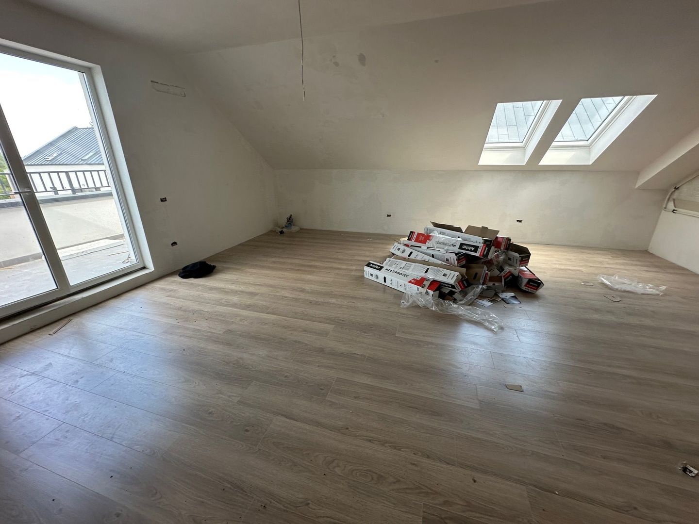 Apartment bloc nou cu lift si loc de parcare inclus - Poză 13