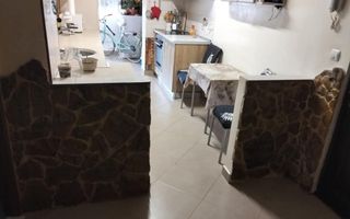 Vând apartament 3 camere - Poză 1