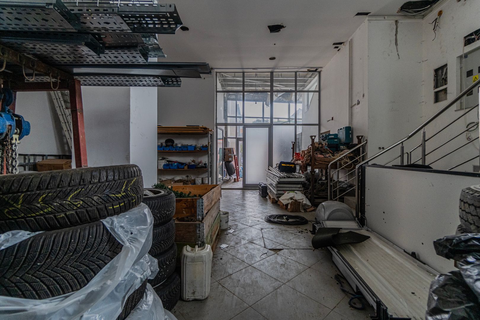 Cladire de 902 mp utili de vânzare, zona Grivitei - DN 13, COMISION 0 - Poză 80