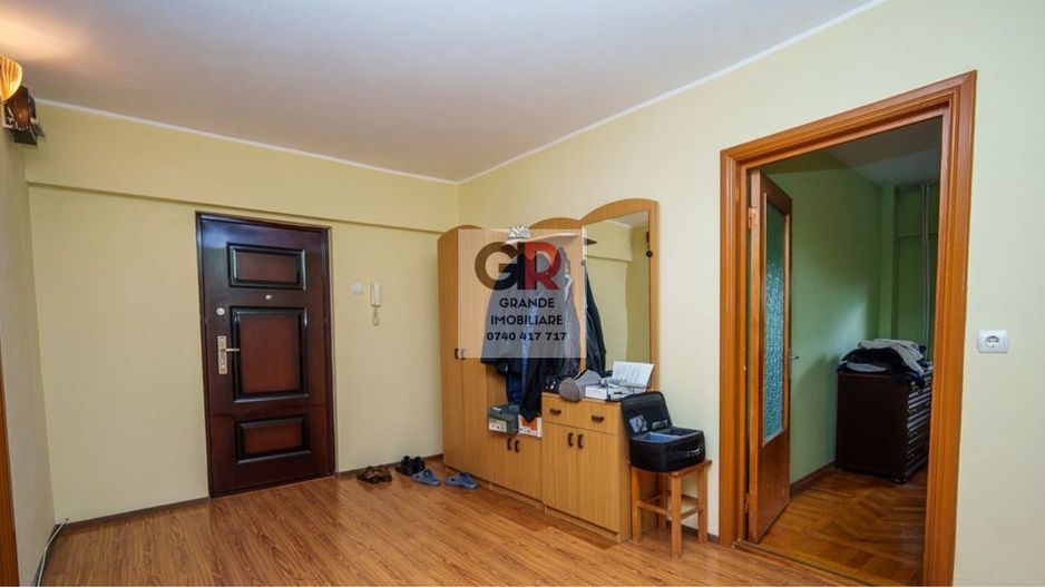 Str Victoriei - Apartament 2 cam decomandat Central - Poză 3