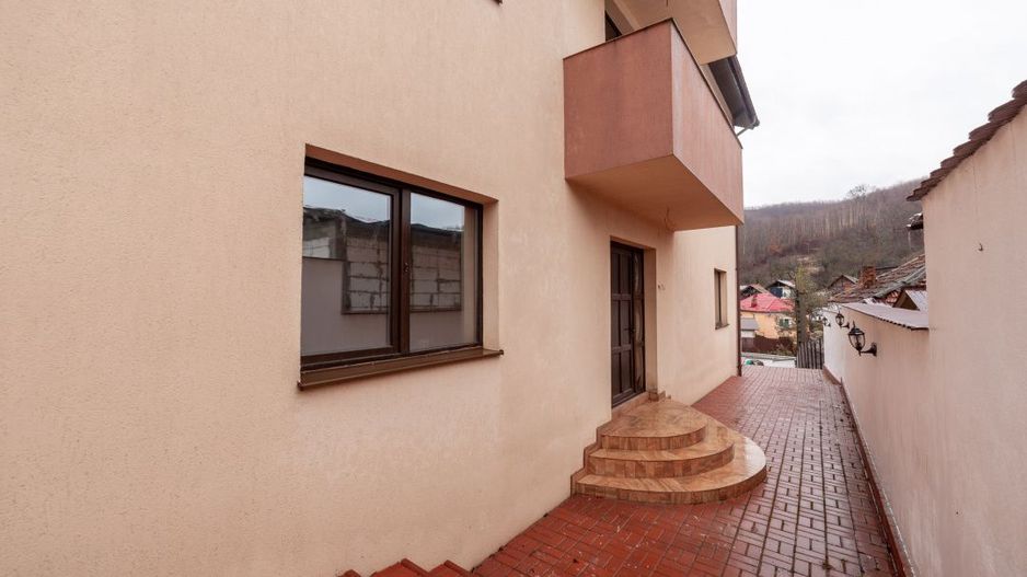 Casă spațioasă P+1+M – Izvorani, Ștefănești | Ideală pentru 2 familii! - Poză 23