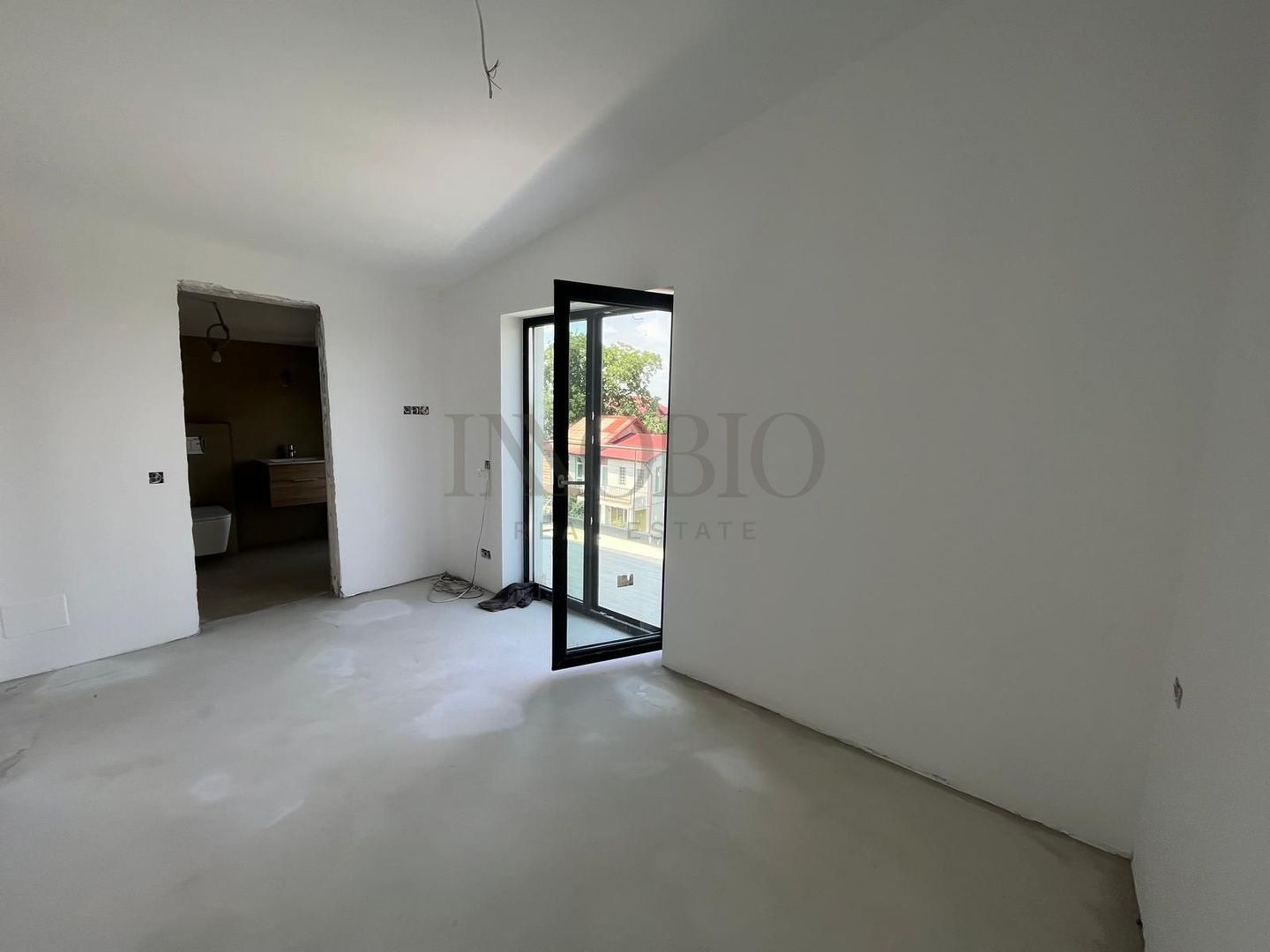 Vilă individuală modernă, P+1+M, cu curte generoasă  Tunari - Poză 9
