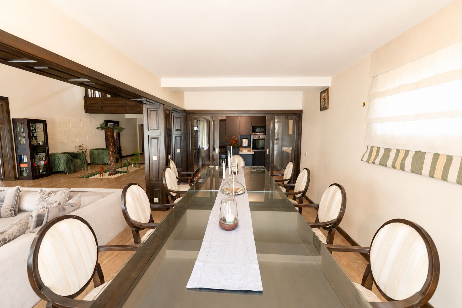Vila cu piscina, 6 camere, 254mp utili, 815mp teren, com. Berceni - Poză 12
