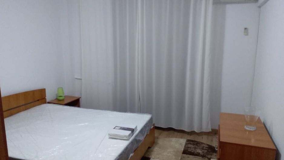 Inchiriere apartament Știrbei Vodă, 3 camere decomandat - Poză 1