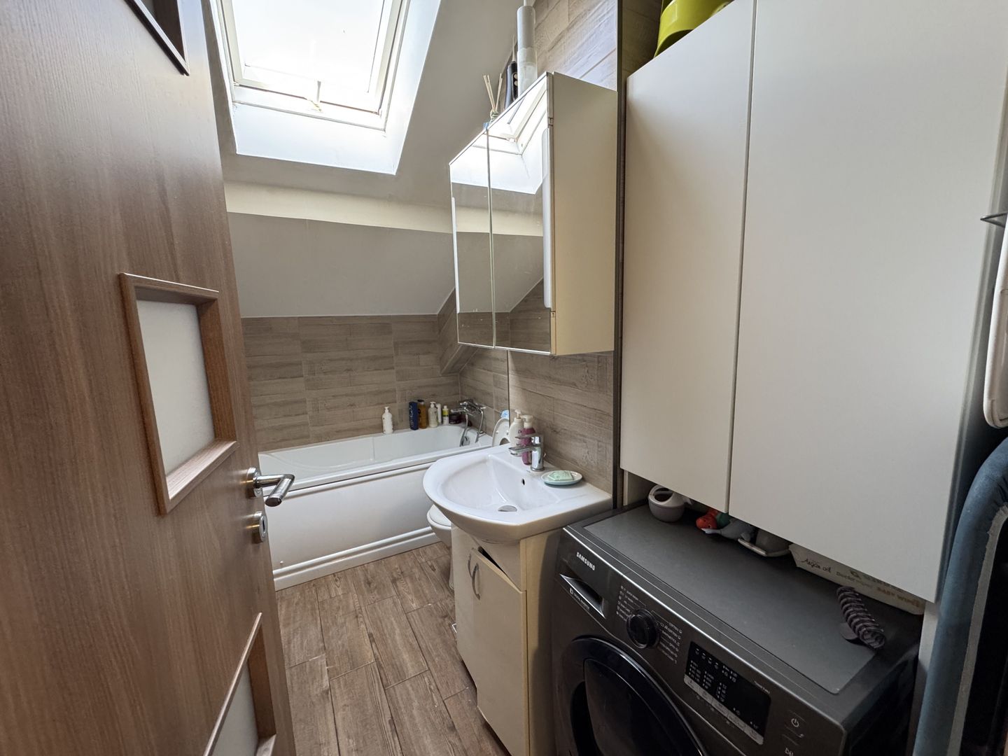 Apartament cu 2 camere in Sanpetru - Poză 12