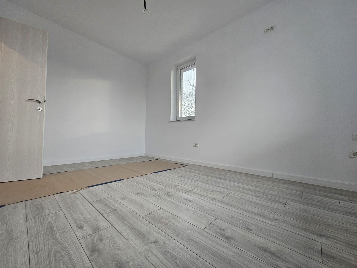 Case Parter Stil Mediteranean de Vânzare în Tunari - 100 metri Padure - Poză 12