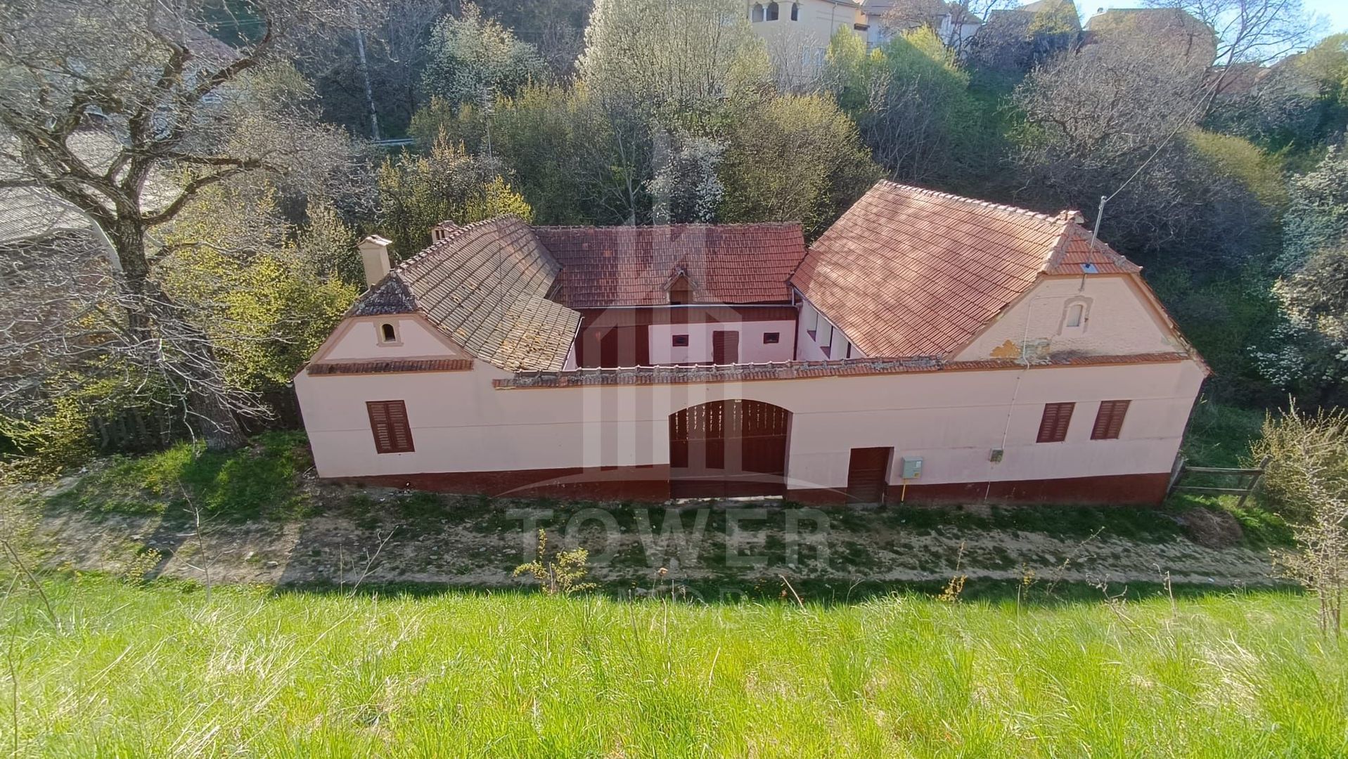 Gospodărie tradițională de vânzare în Poiana Sibiului – doar 25.000 Euro - Poză 1