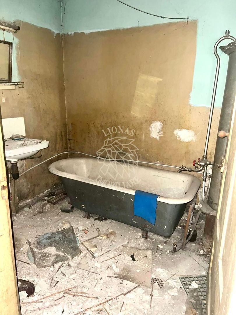 Casă Centrală 92 mp-Teren 147 mp- Proiect profitabil la renovare - Poză 6