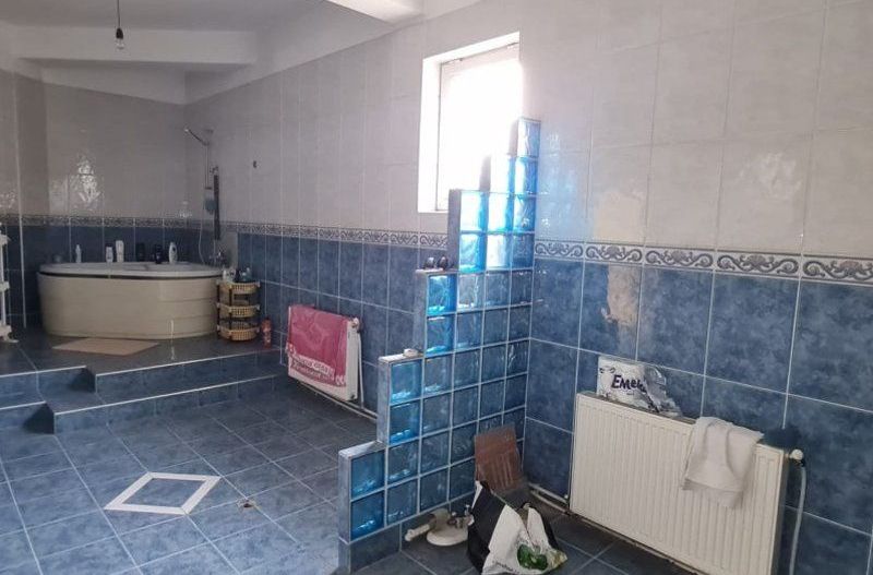 Vila cu piscina, 950  mp teren -  Piata Centrala, str. Posta Veche - Poză 11