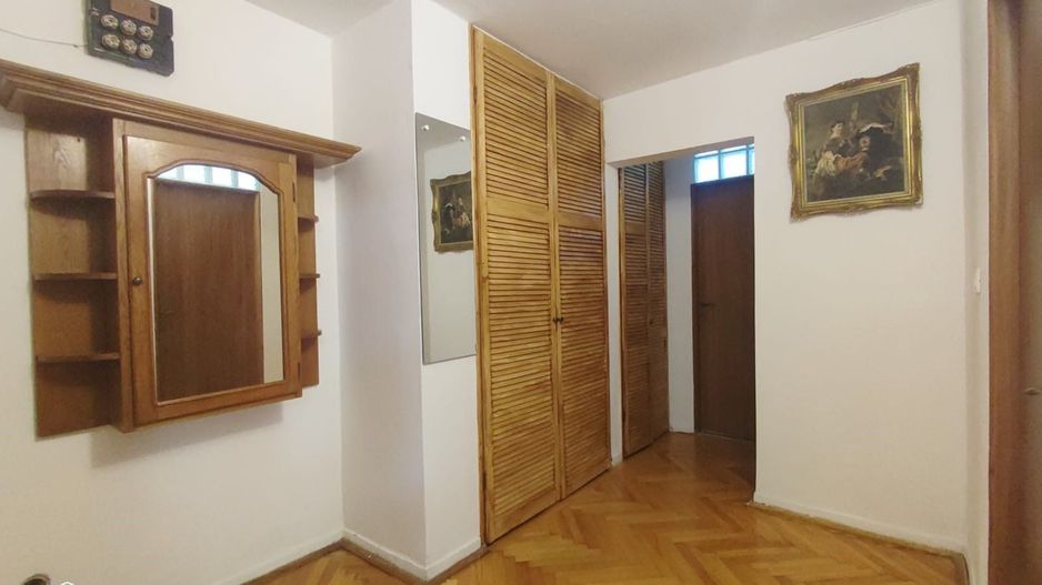 Apartament spatios la etajul 1, cu loc de parcare inclus, Micalaca, zona 300 - Poză 3