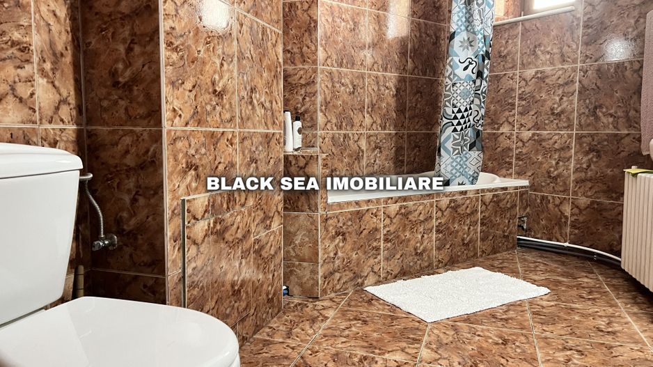 Vila 7 camere D+P+1+M - 2 Garaje - 50m de plaja - Zona centrala - Poză 8