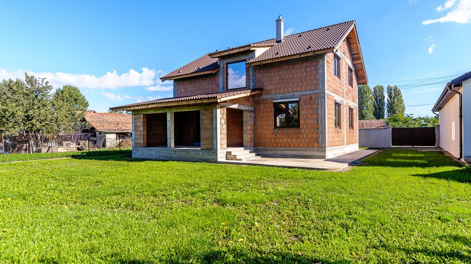 Casa noua 5 camere, la rosu, în Sofronea comision 0 la cumpărare - Poză 3