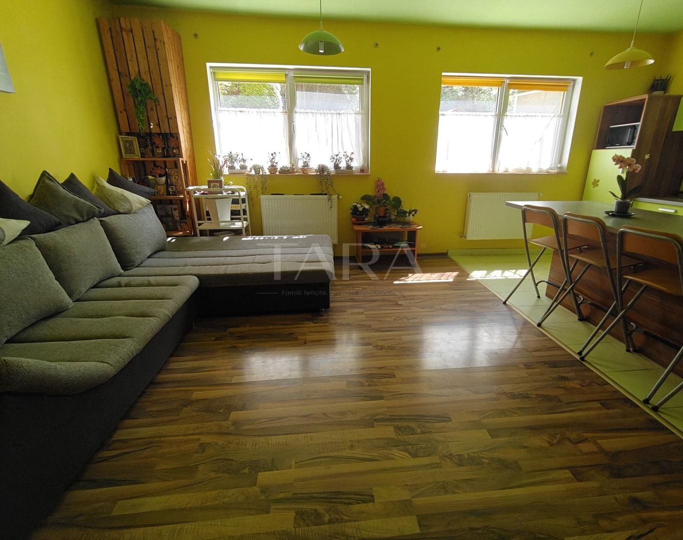 Apartament cu 3 camere și 2 parcări, curte comună, lângă pădure. - Poză 1