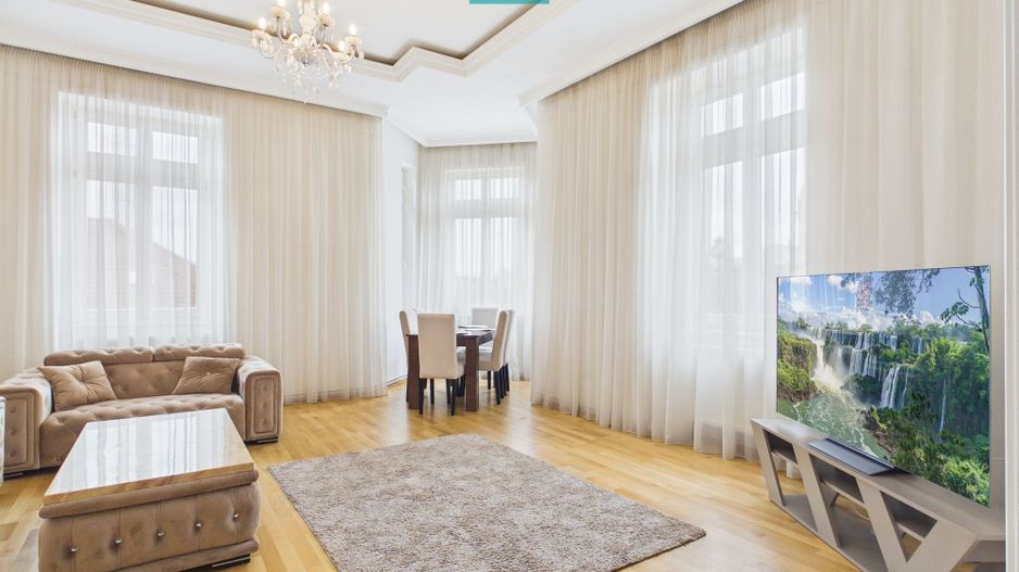 Apartament deosebit în clădire istorică central - Poză 2