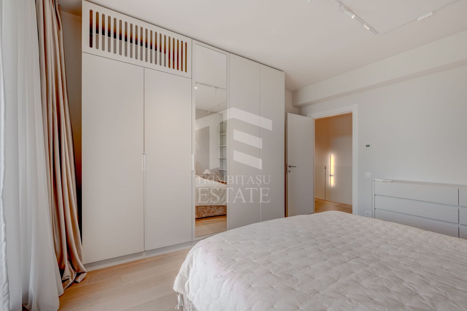 Duplex mobilat utilat,gradina, Tunari parc - Poză 12