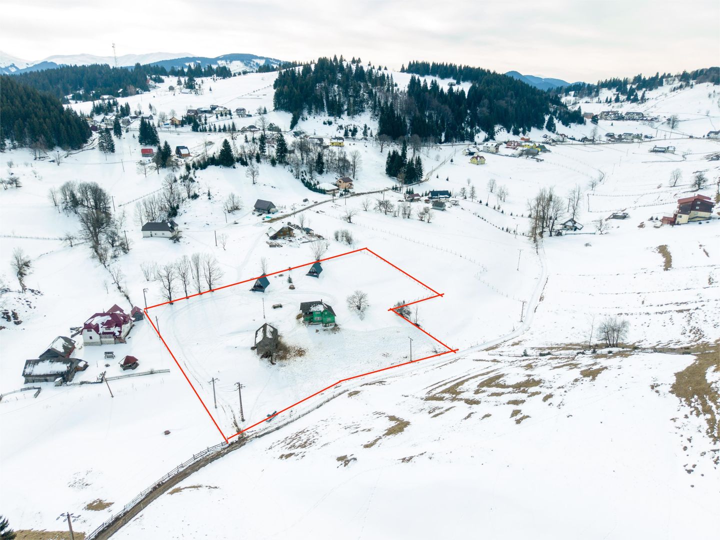 Teren 7,656 mp + Cabane tip A Frame, Fundata - Poză 1