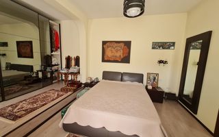 Vila deosebitǎ în zona centrala - Poză 10