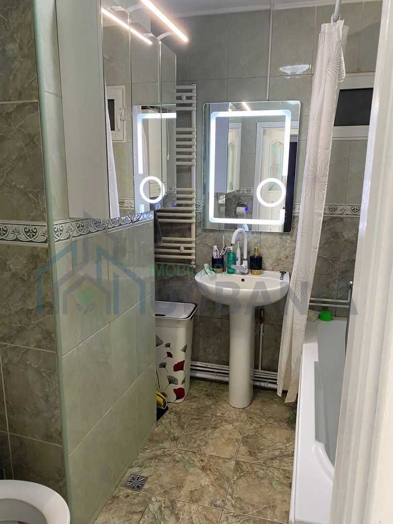 P.F vand apartament cu 4 camere in Nicolina - Poză 7