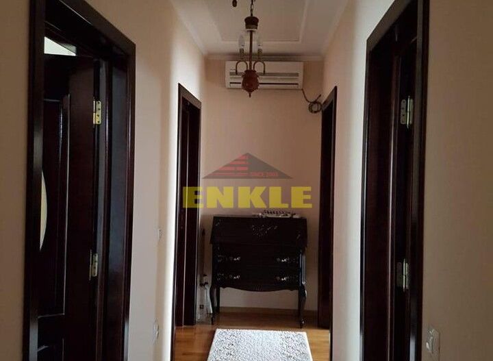 Casa , P+1+teren, 700 mp,zona Calea Nationala ,pret 320000 Euro Negociabil - Poză 9