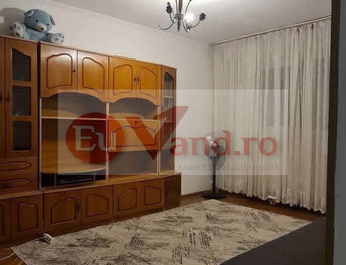 De vanzare apartament cu 2 camere, central, Bloc BR, et. 2, 76.000 euro - Poză 2