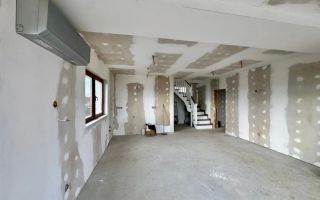 Casă cu priveliste panoramica spre Sibiu  situata in Sura Mare - Poză 3