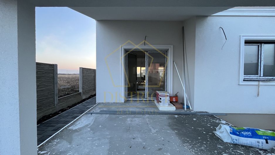 Duplex cu 4 camere despărțit prin camera tehnica | Mosnita Noua - Poză 2