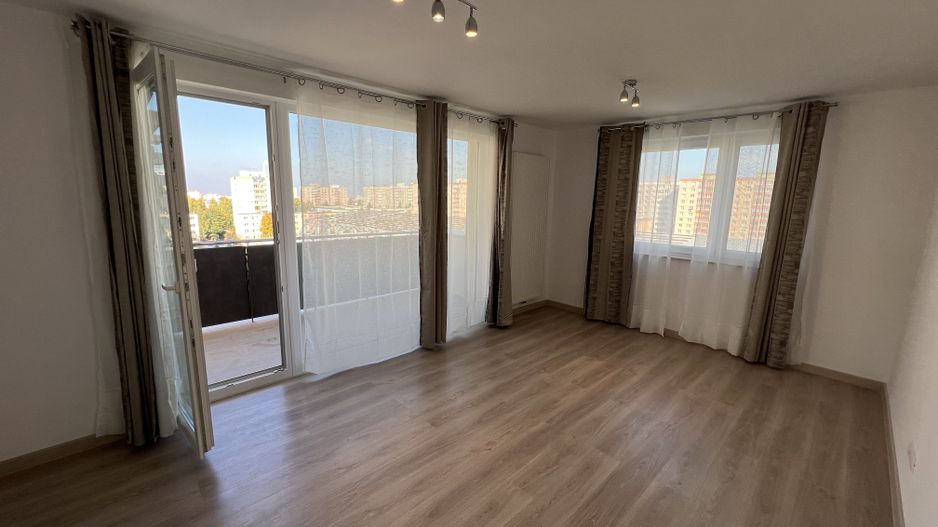 Apartament cu 2 camere in Urban Plaza - Poză 2