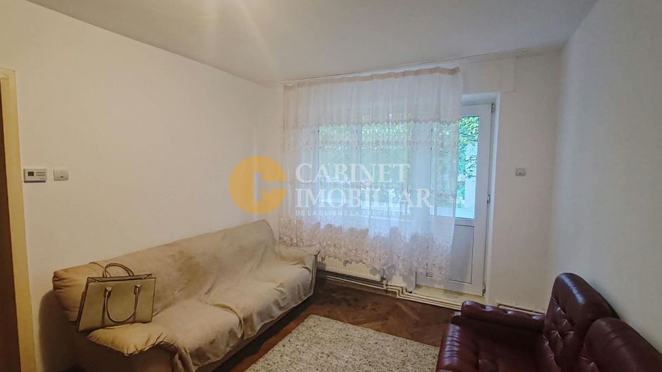 2 Camere SemiDecomandat - ETAJ 1 - Zona Podu Ros - Poză 1