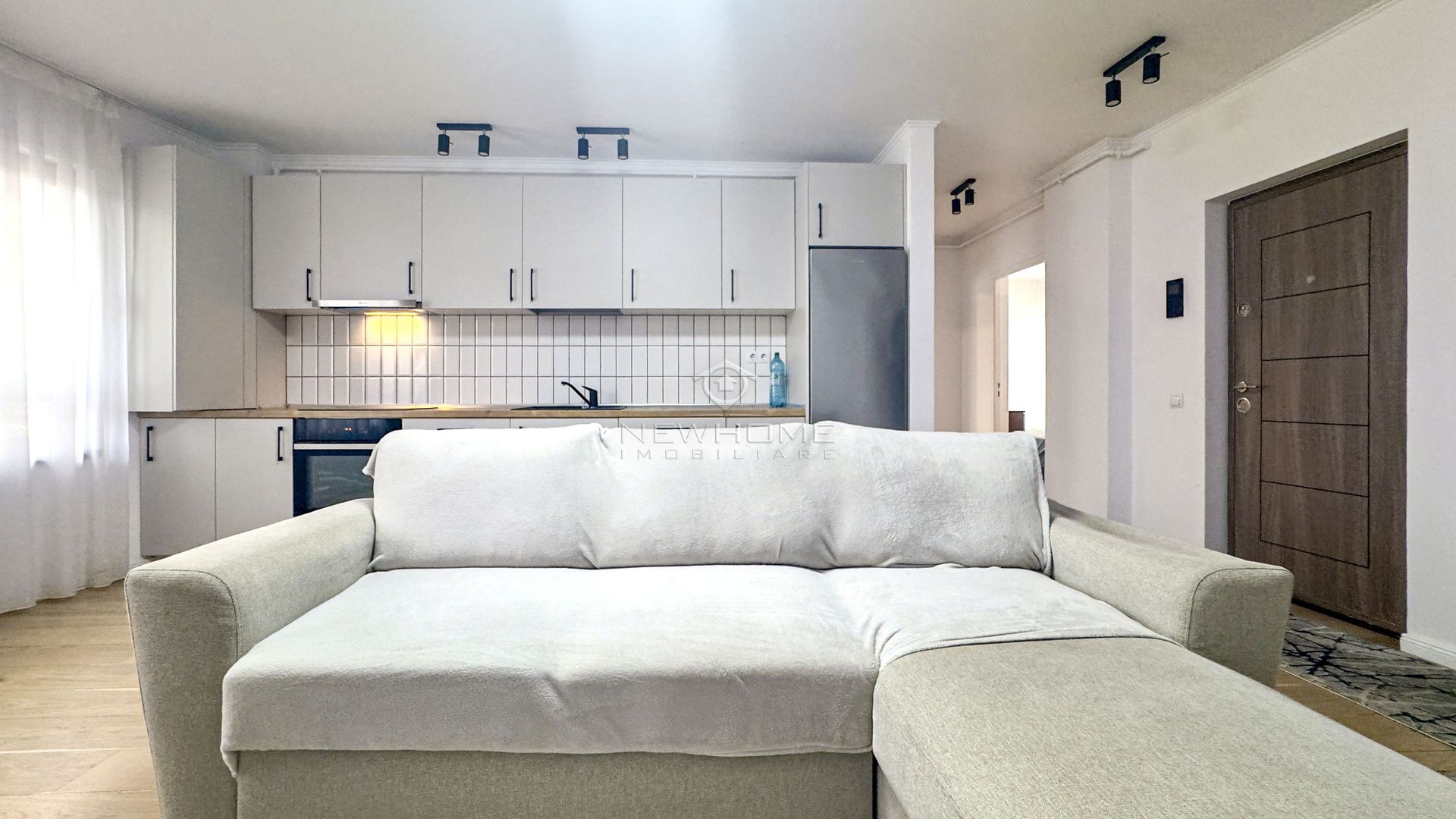 Apartament cu 3 camere de vânzare, zona Bulgaria - Poză 2