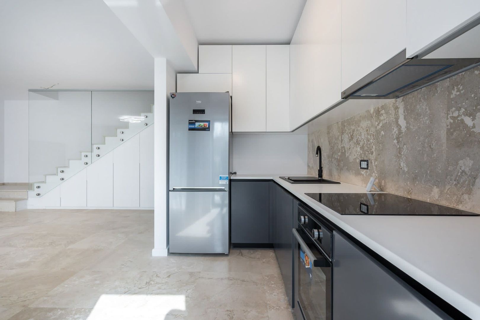 Vila Exclusivă în Complexul de Prestigiu, Zona Popasului - Matei Millo - Poză 3