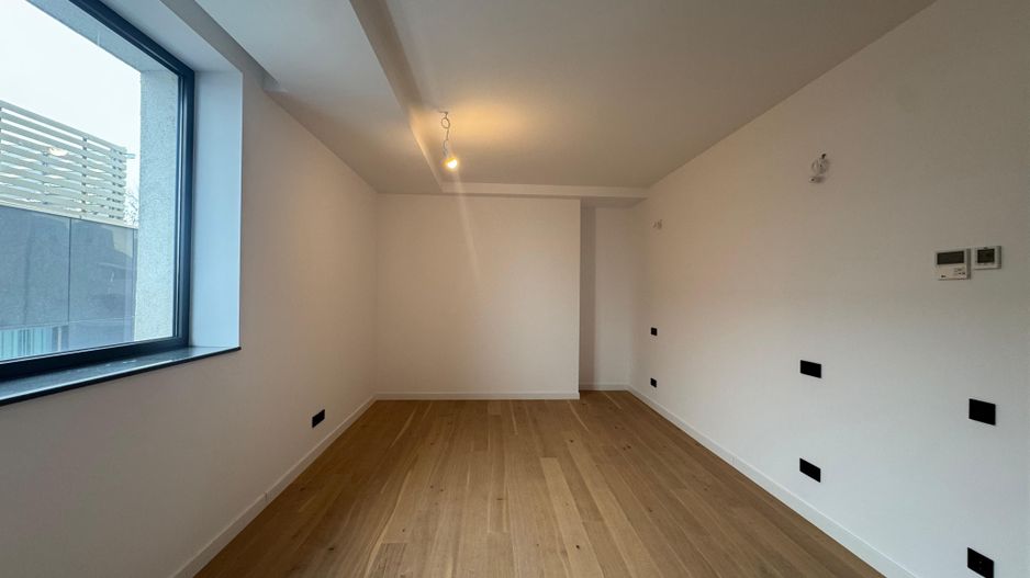 3 camere PREMIUM| 99.7 MP + 9.35 MP terasa - Poză 10