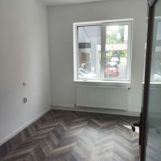 Casa Indiviuala Cu Locuri de Parcare  si Gradina Zona Centrala - Poză 4