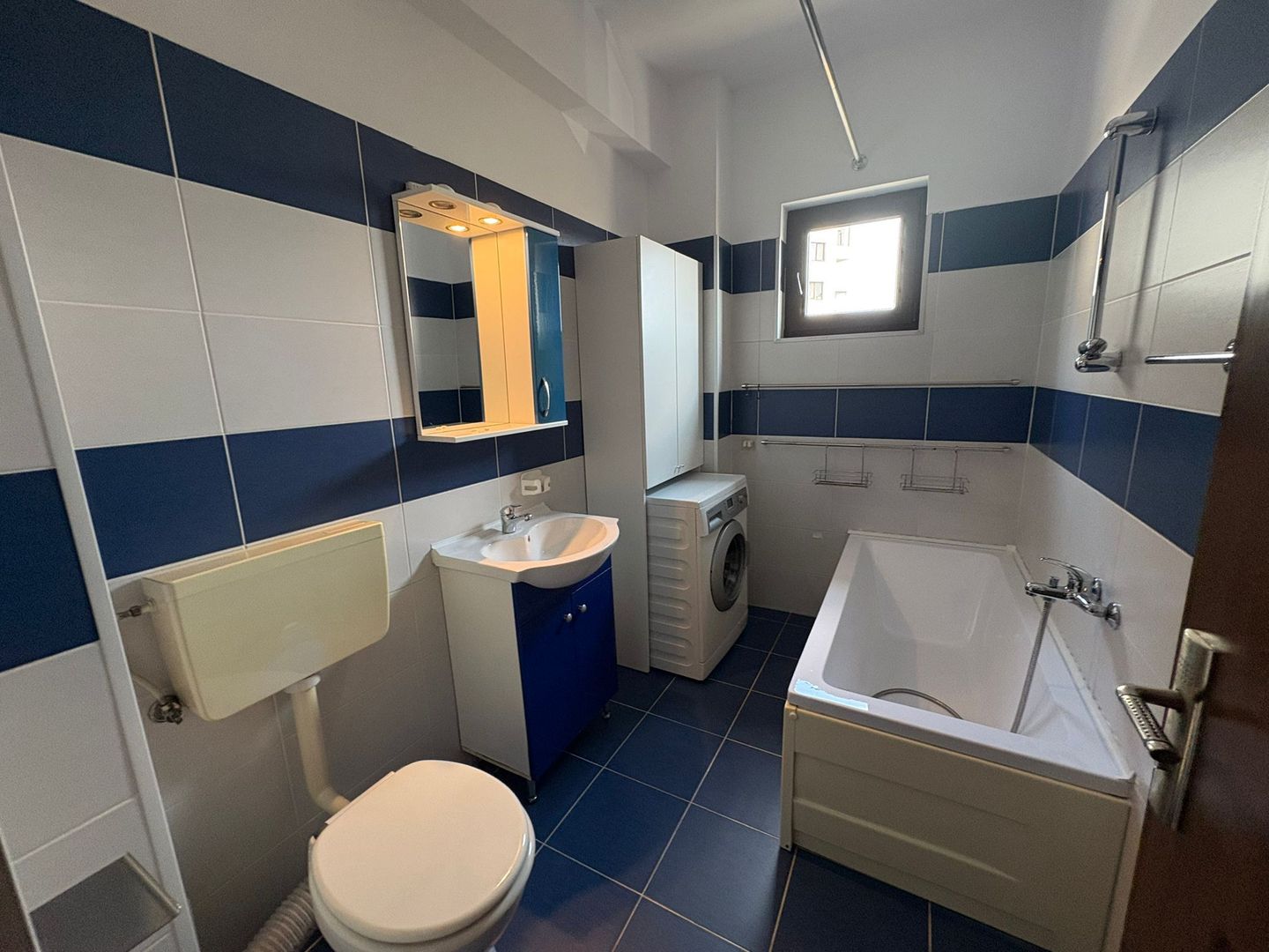 AP. 2 CAMERE BERCENI, CENTRALA PROPRIE, METROU 5 MIN DIMITRIE LEONIDA - Poză 7