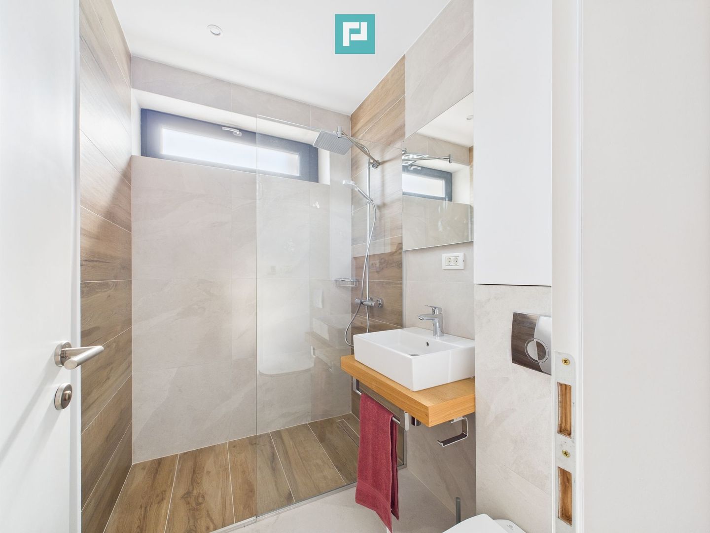 Casă modernă și elegantă, mobilată și utilată - Poză 14